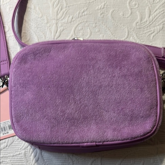 Juicy Couture Lavender Crossbody Bag. NWT. Wingin It Camera bag. - Picture 6 of 12